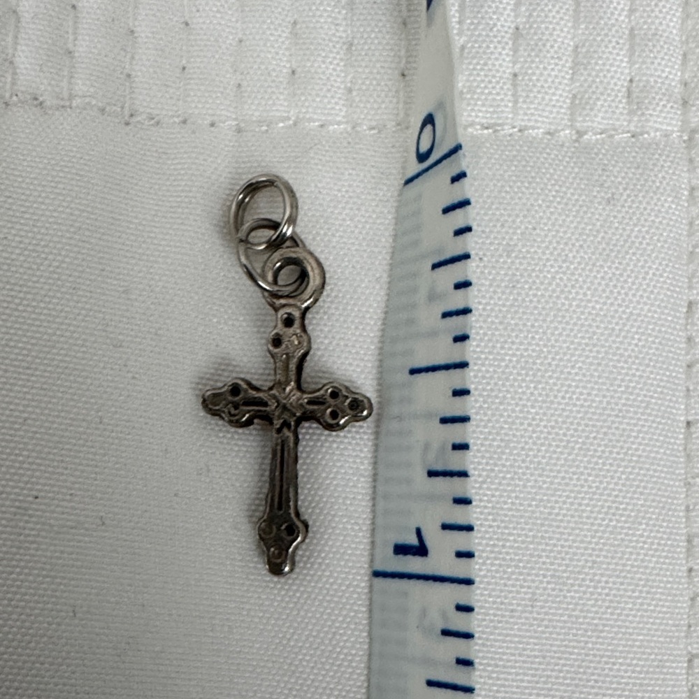 Elegant Silver Cross Pendant Necklace